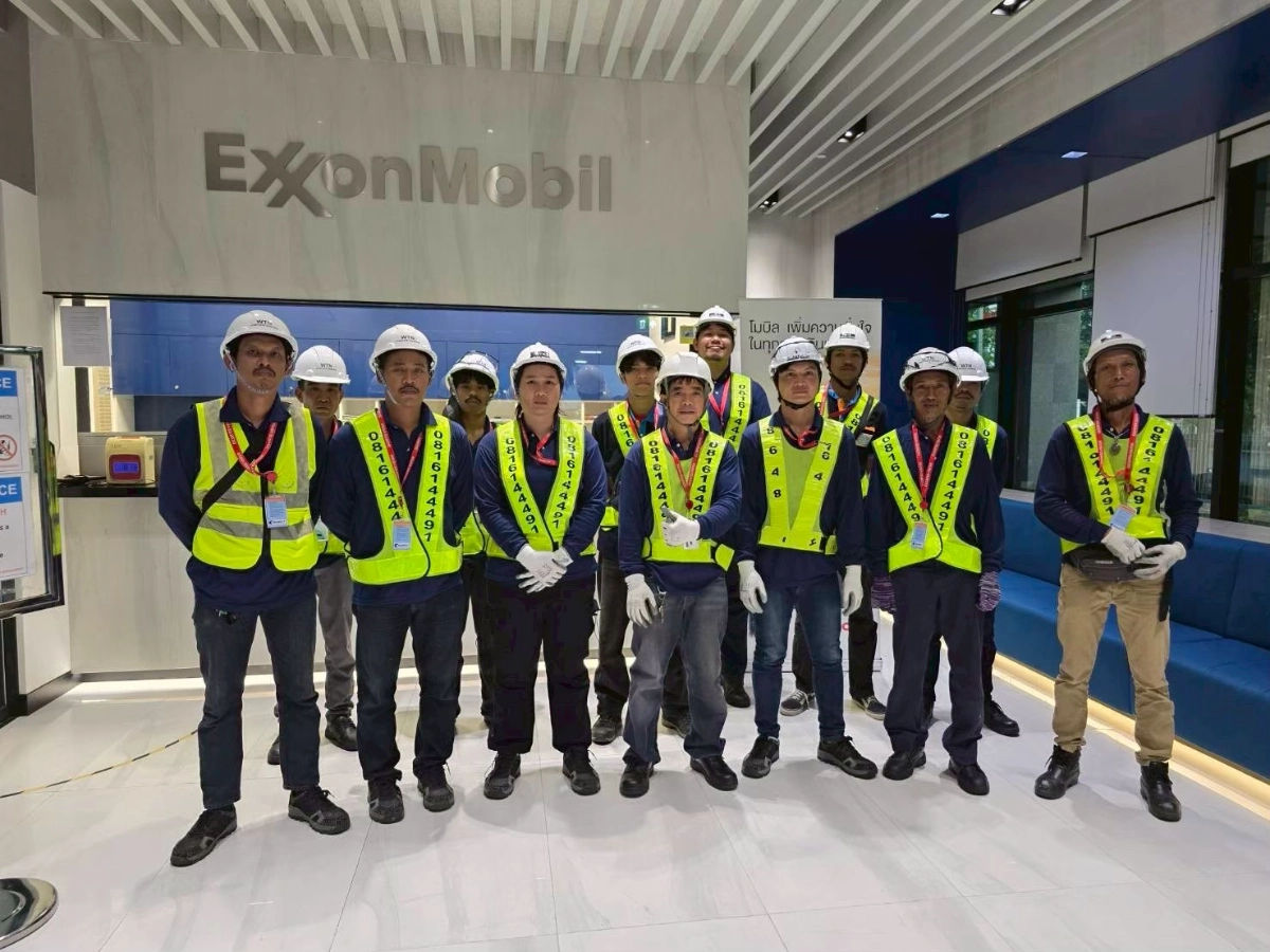 ผลงานการรื้อถอดขนย้ายประกอบติดตั้งเฟอร์นิเจอร์โต๊ะทำงาน